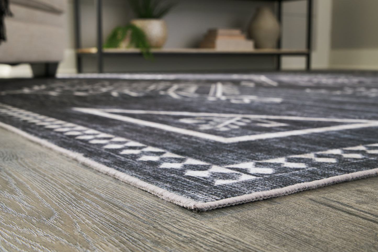 Arloman Washable Medium Rug