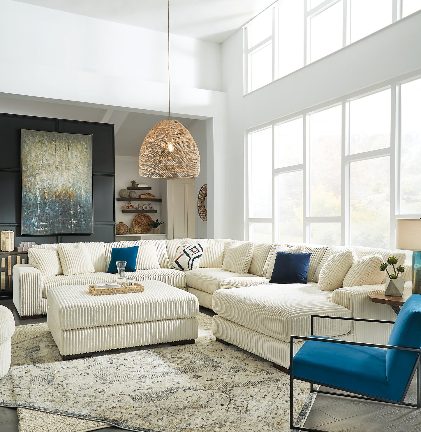 Lindyn 2-Piece Sectional with Ottoman